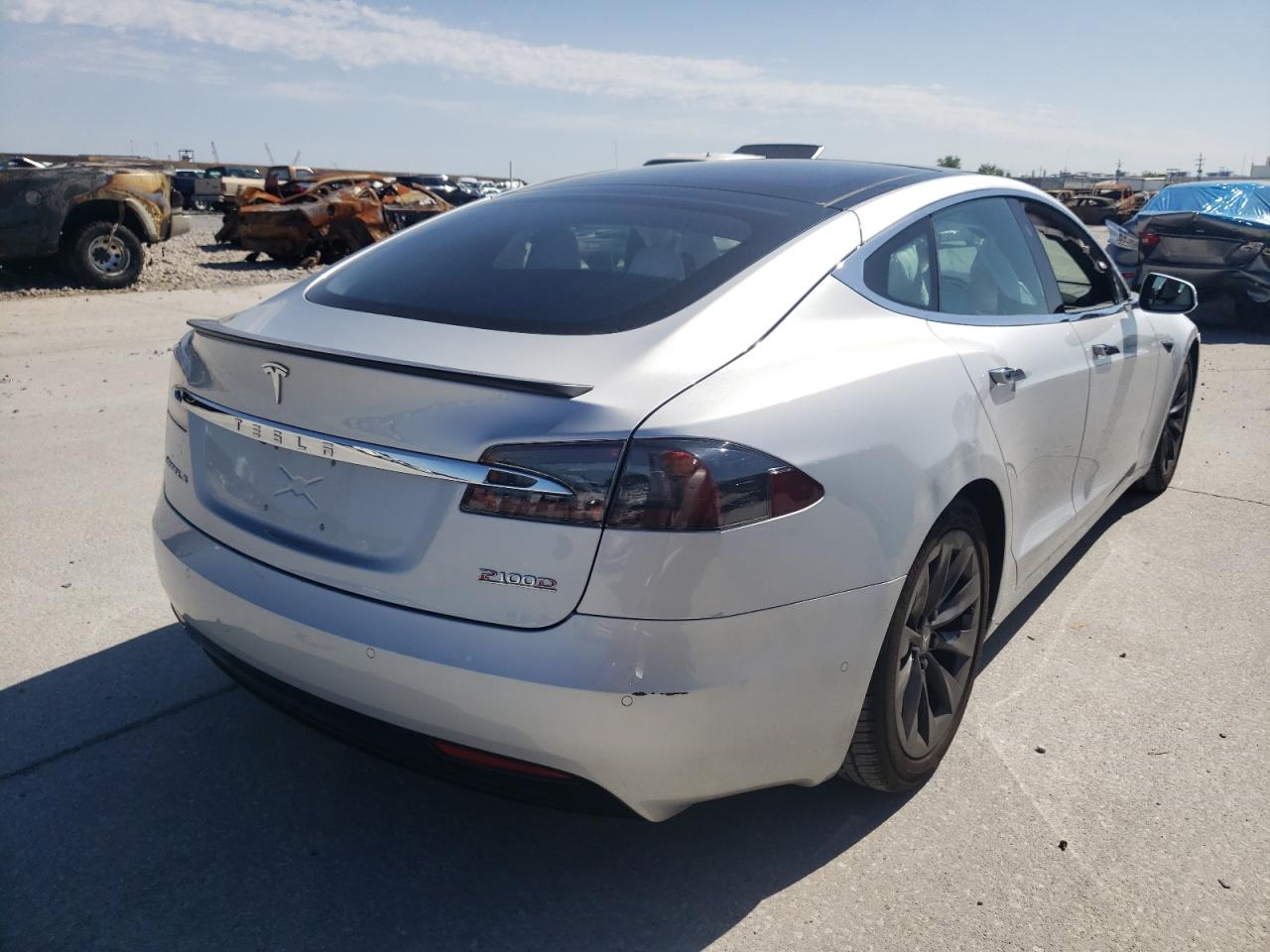 Photo 4 from auction – 2016 TESLA MODEL S with VIN 5YJSA1E48GF174255