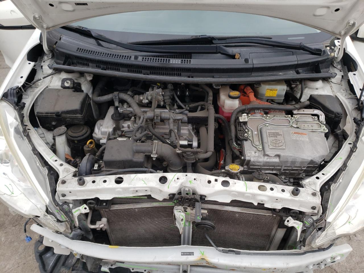 Photo 7 from auction – 2014 TOYOTA PRIUS C with VIN JTDKDTB35E1572575