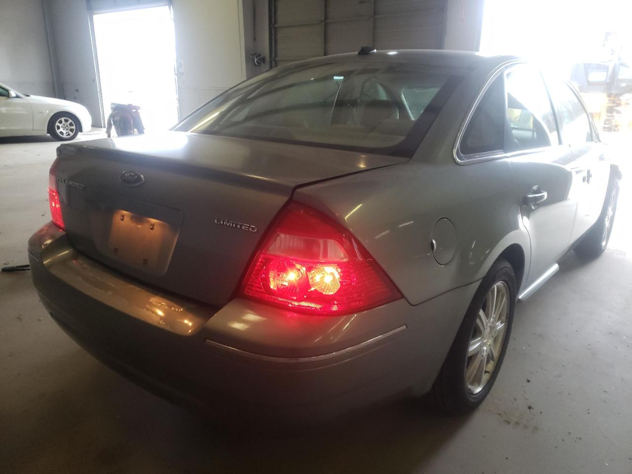 Photo 4 from auction – 2007 FORD FIVE HUNDR with VIN 1FAHP25197G160073