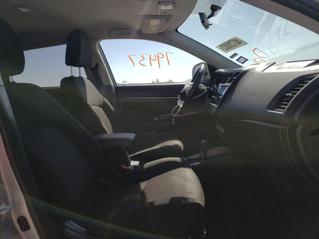 Photo 5 from auction – 2019 MITSUBISHI OUTLANDER with VIN JA4AP4AU8KU011844