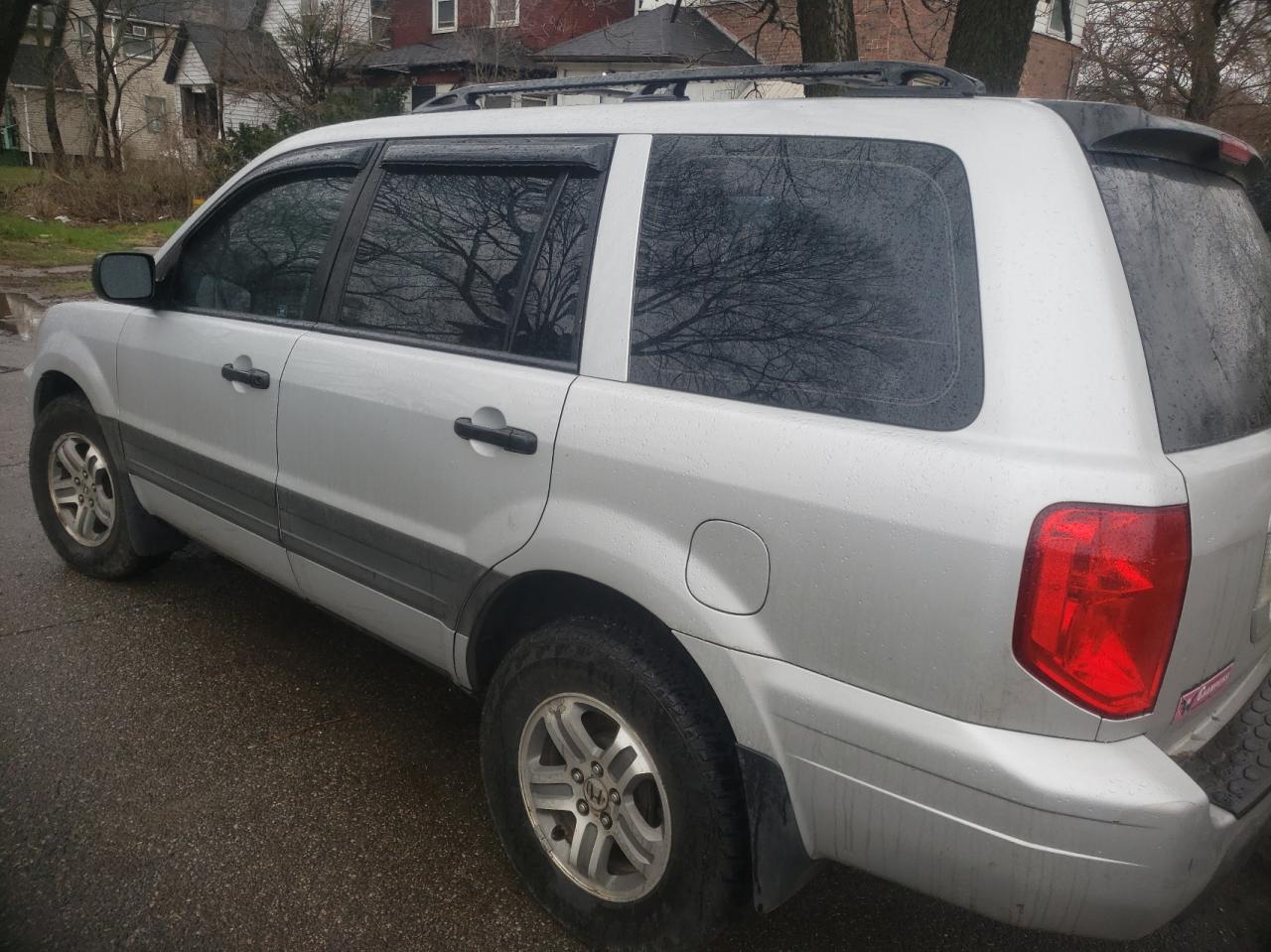 Photo 3 from auction – 2004 HONDA PILOT LX with VIN 2HKYF18114H593560