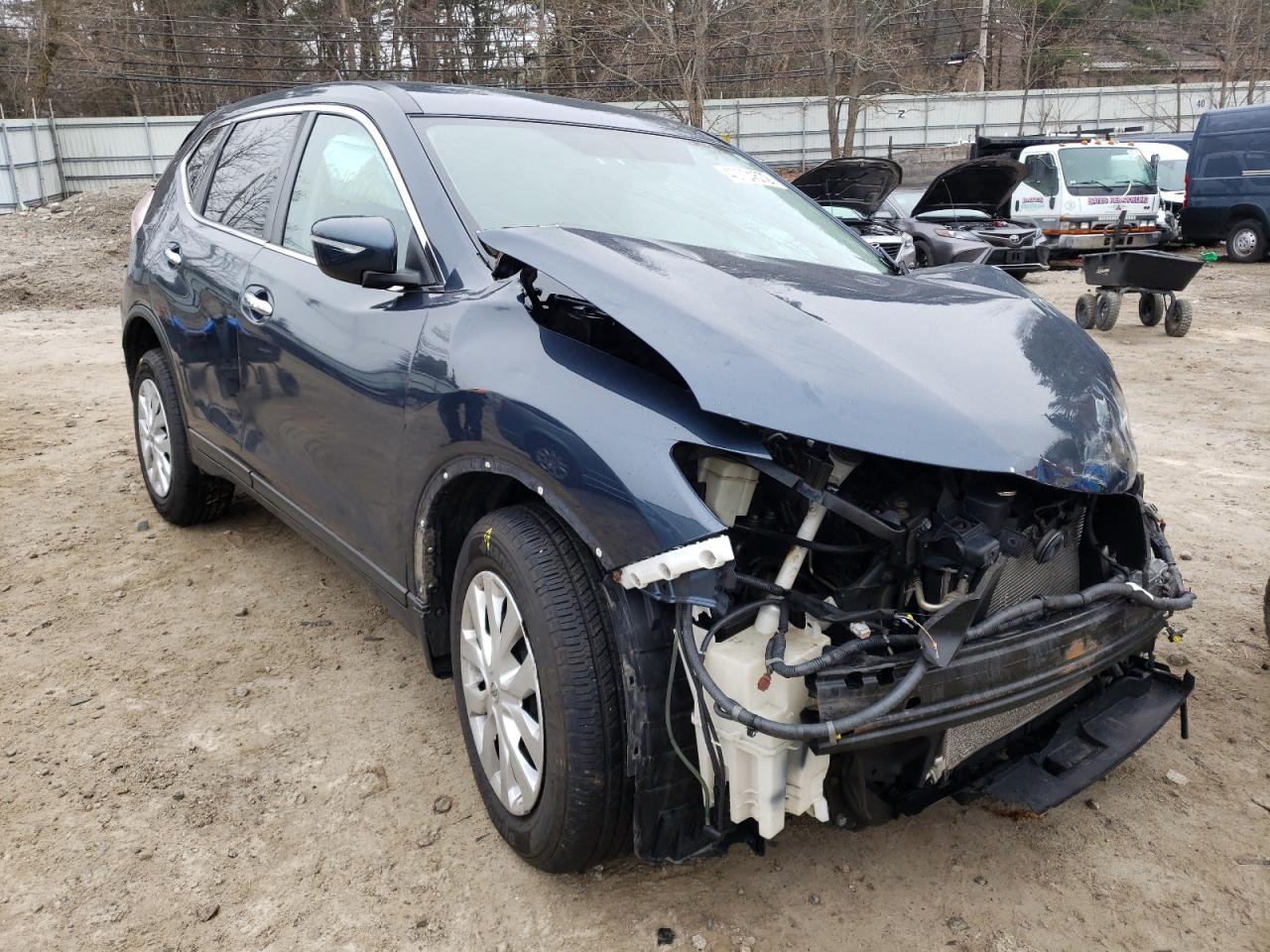 NISSAN ROGUE S 2015 with VIN 5N1AT2MK6FC809847 - Photo from auction