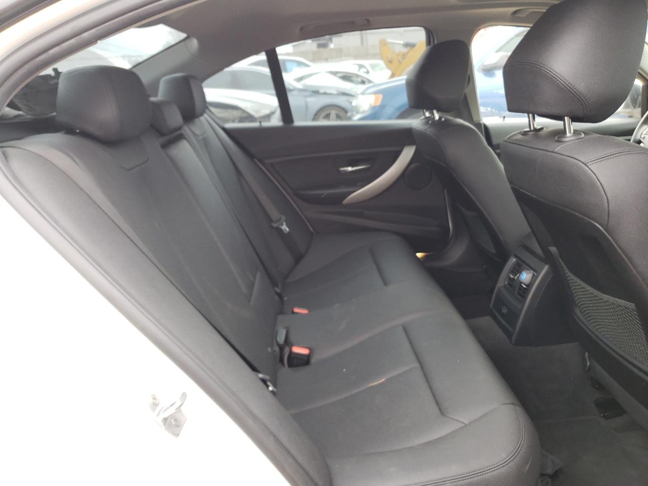 Photo 6 from auction – 2018 BMW 320 XI with VIN WBA8A3C54JA358851