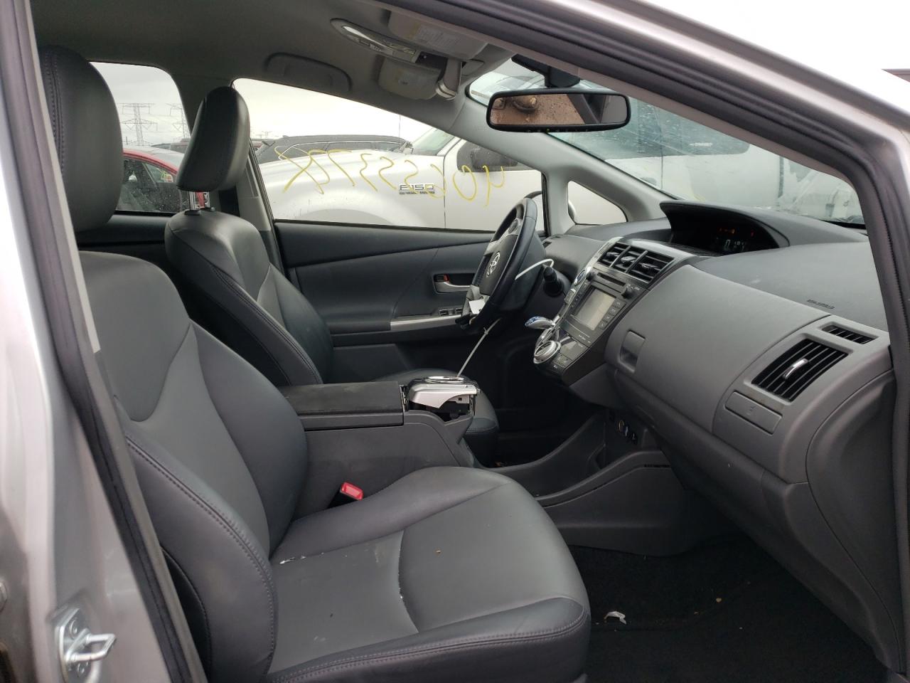 Photo 5 from auction – 2014 TOYOTA PRIUS V with VIN JTDZN3EU2E3335675