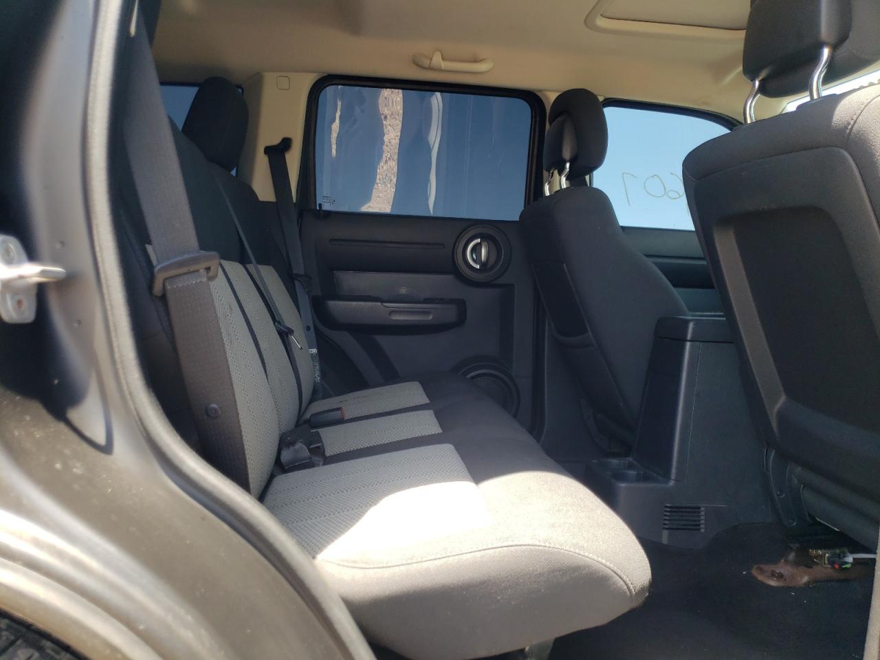 Photo 6 from auction – 2010 DODGE NITRO HEAT with VIN 1D4PT4GK4AW173994