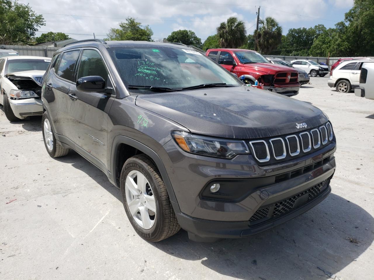 JEEP COMPASS LA 2022 with VIN 3C4NJCBB1NT120175 - Photo from auction