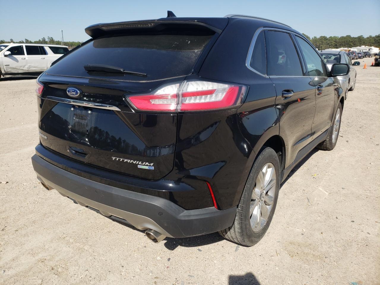 Photo 4 from auction – 2019 FORD EDGE TITAN with VIN 2FMPK4K97KBB55086
