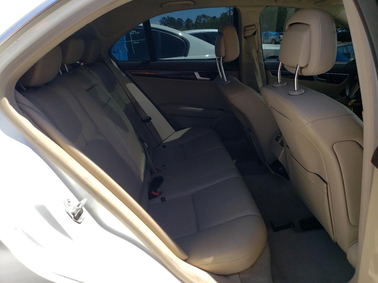 Photo 6 from auction – 2014 MERCEDES-BENZ C 350 with VIN WDDGF5HB2EA948830