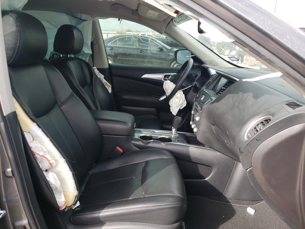 Photo 5 from auction – 2017 NISSAN PATHFINDER with VIN 5N1DR2MN5HC650649