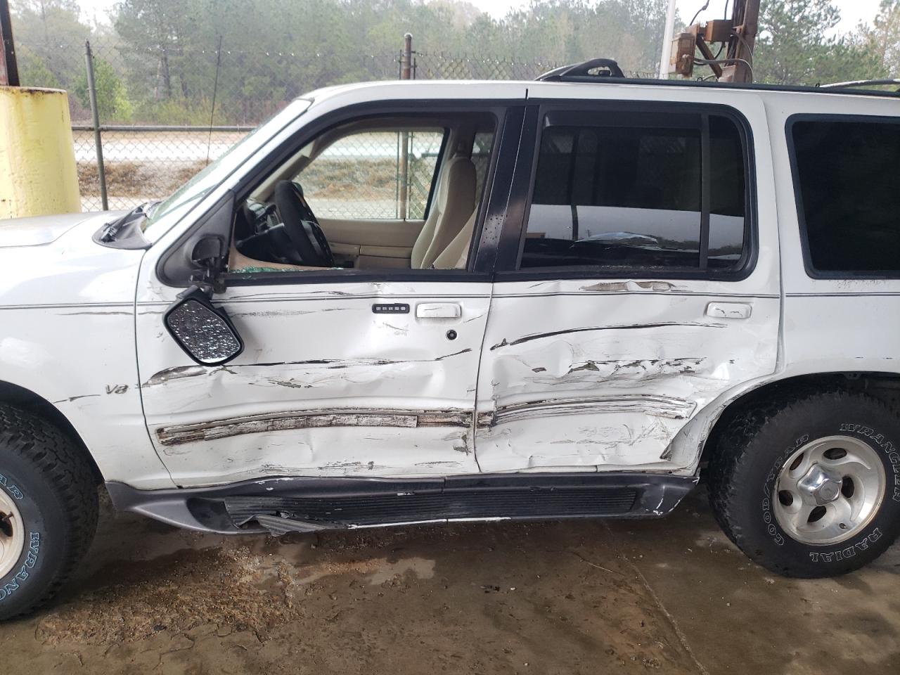 Photo 9 from auction – 2001 FORD EXPLORER X with VIN 1FMZU63P81ZA74606