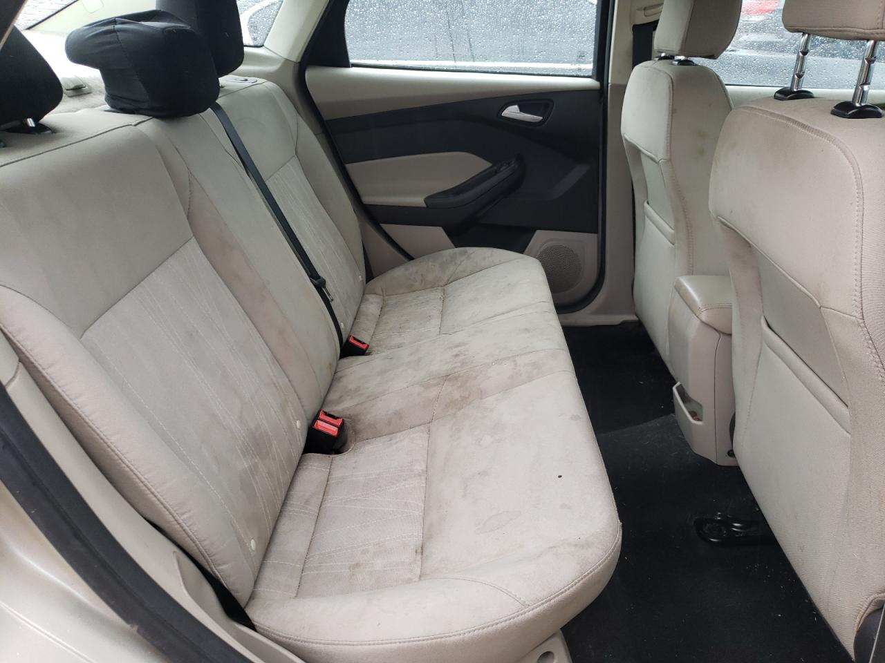 Photo 6 from auction – 2017 FORD FOCUS SE with VIN 1FADP3F28HL326586