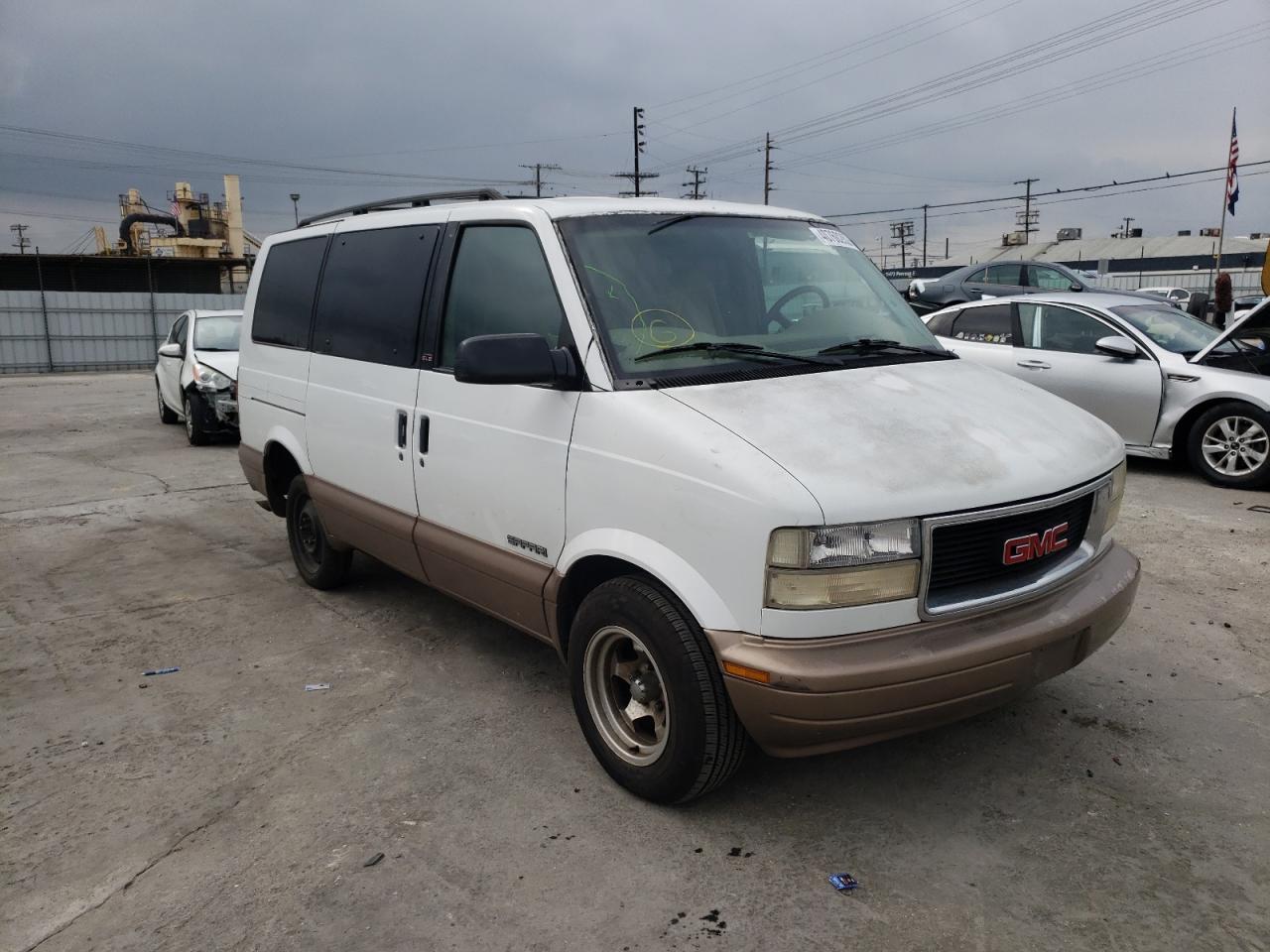 GMC SAFARI XT 2001 with VIN 1GKDM19W71B506566 - Photo from auction
