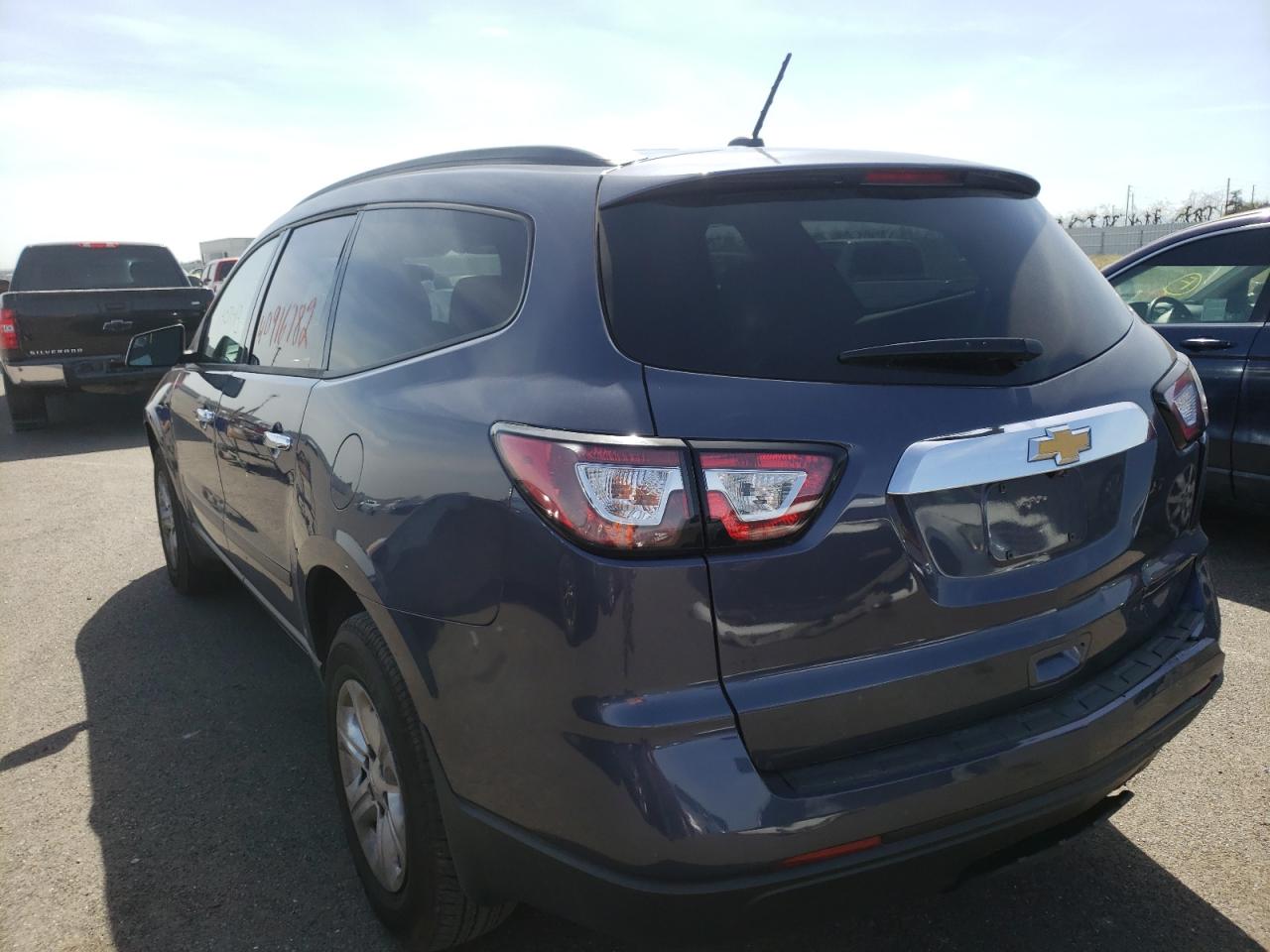 Photo 3 from auction – 2013 CHEVROLET TRAVERSE L with VIN 1GNKRFKD5DJ176471