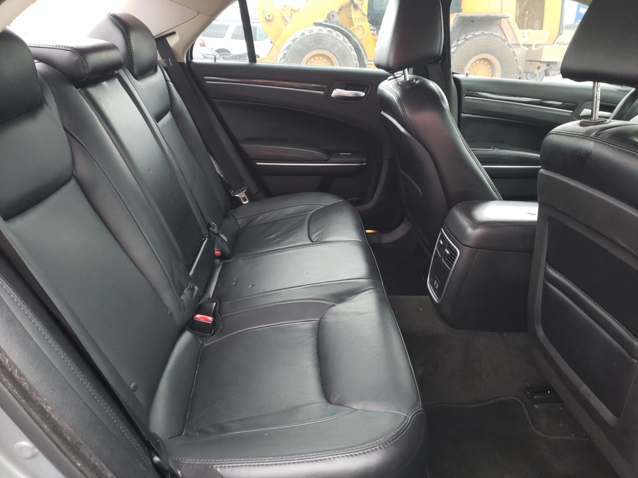 Photo 6 from auction – 2016 CHRYSLER 300 LIMITE with VIN 2C3CCAAG4GH156896