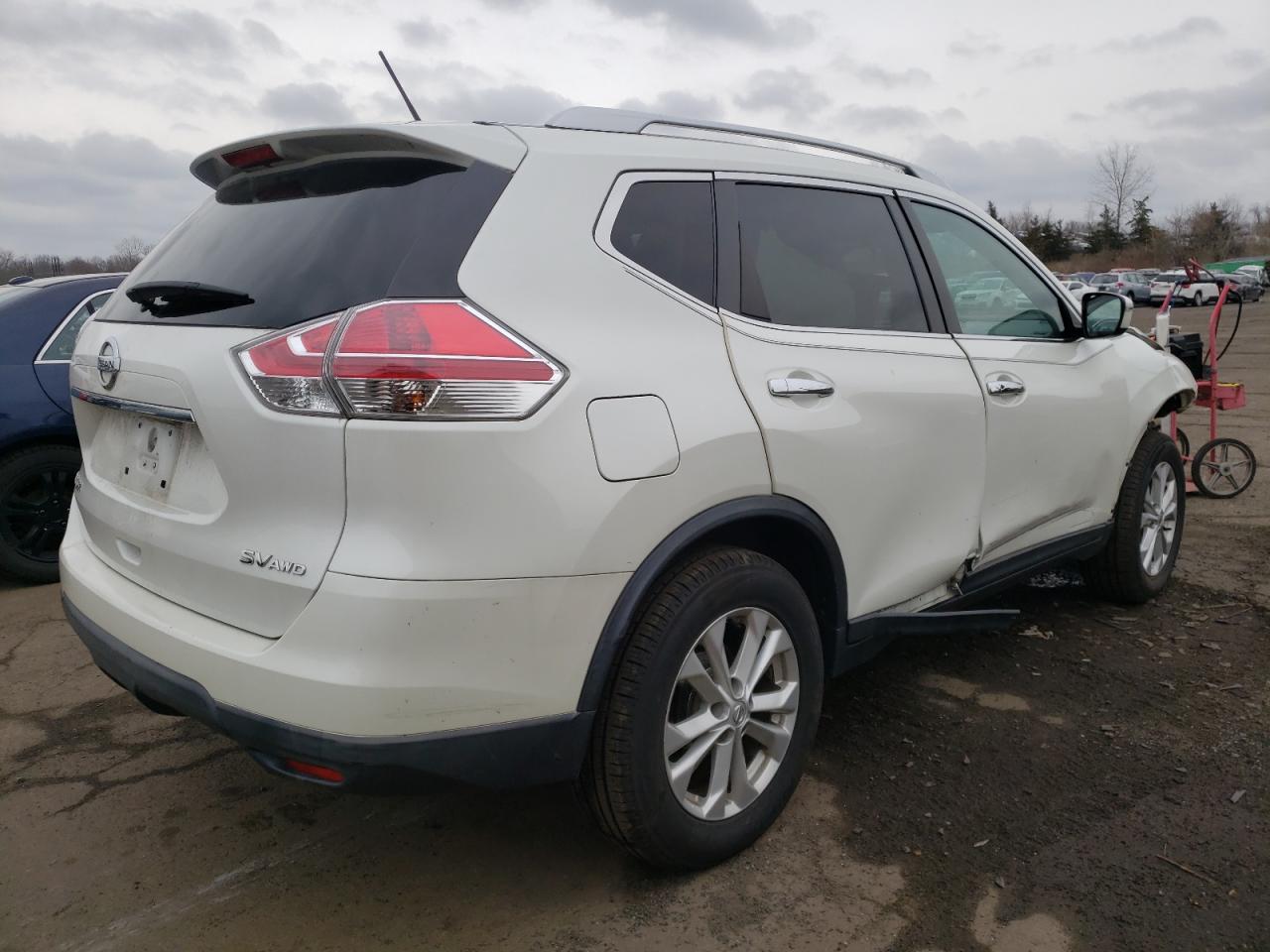 Photo 4 from auction – 2016 NISSAN ROGUE S with VIN KNMAT2MV4GP664154