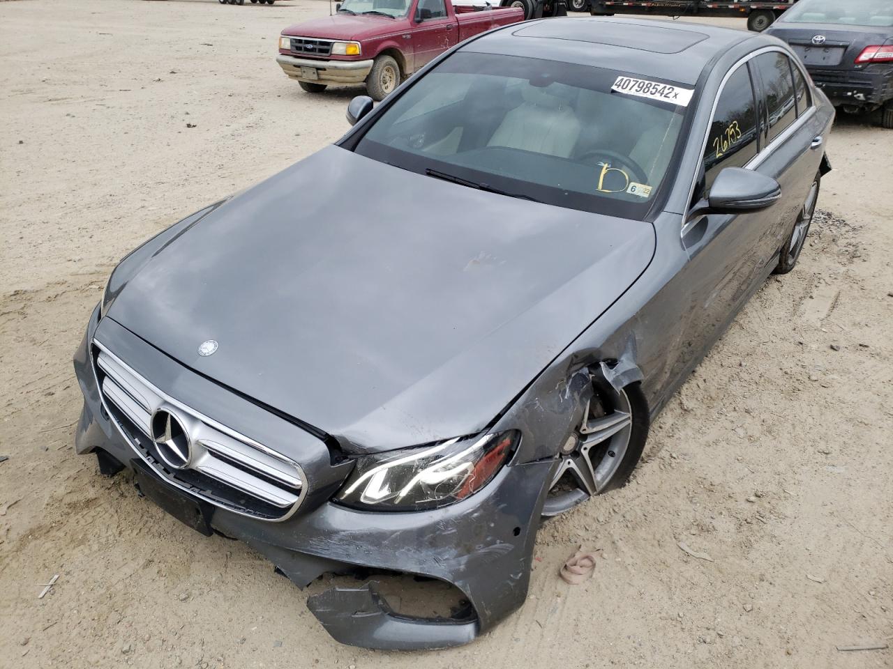 Photo 2 from auction – 2017 MERCEDES-BENZ E 300 with VIN WDDZF4JB6HA056985