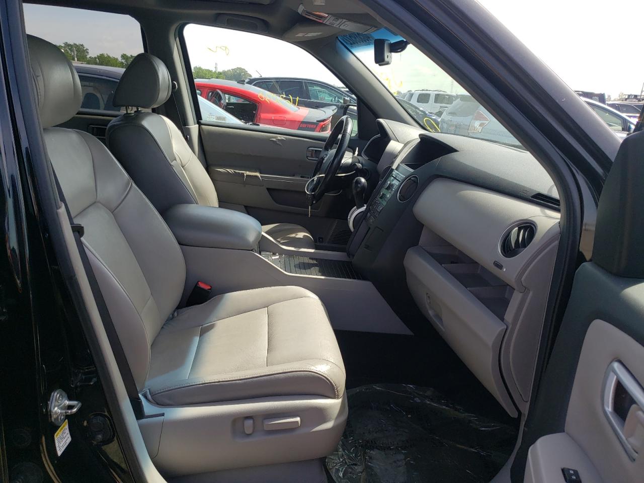 Photo 5 from auction – 2011 HONDA PILOT EXL with VIN 5FNYF4H52BB019923
