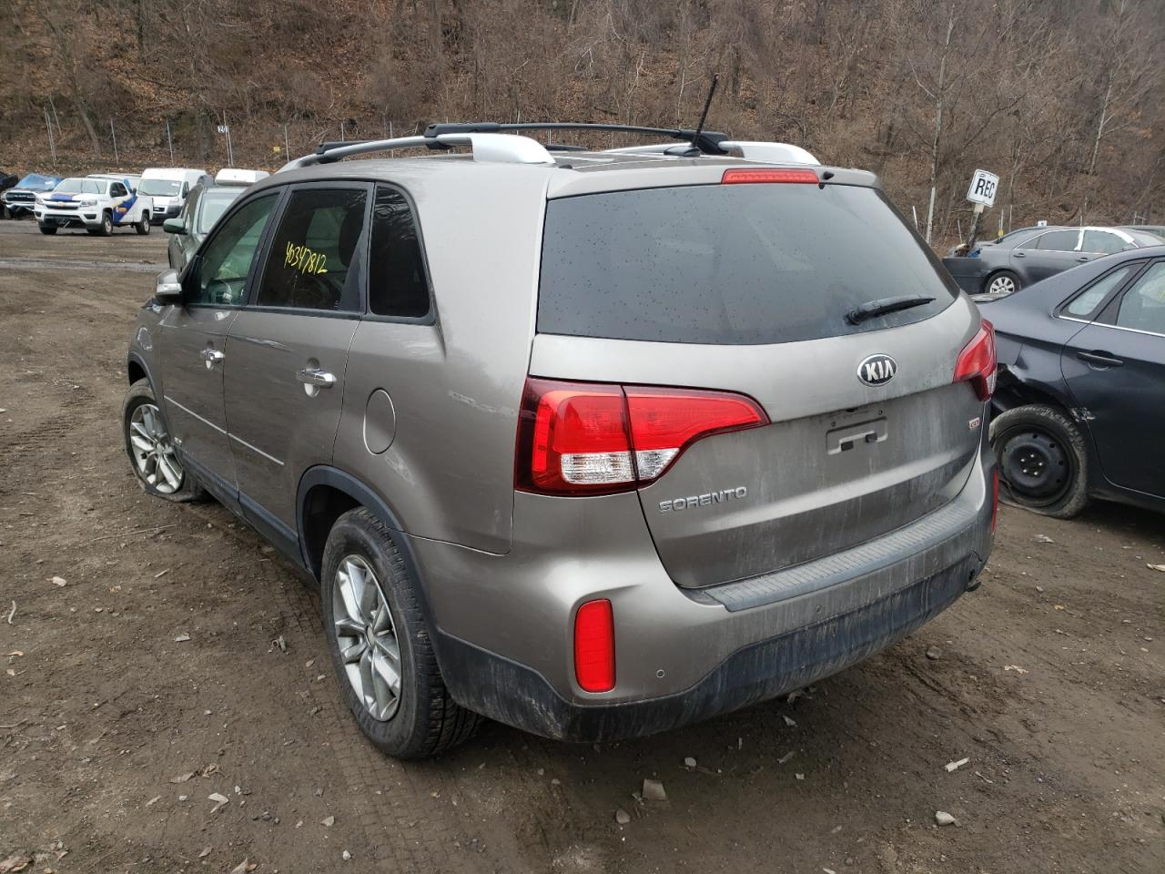 Photo 3 from auction – 2014 KIA SORENTO LX with VIN 5XYKTDA61EG454219