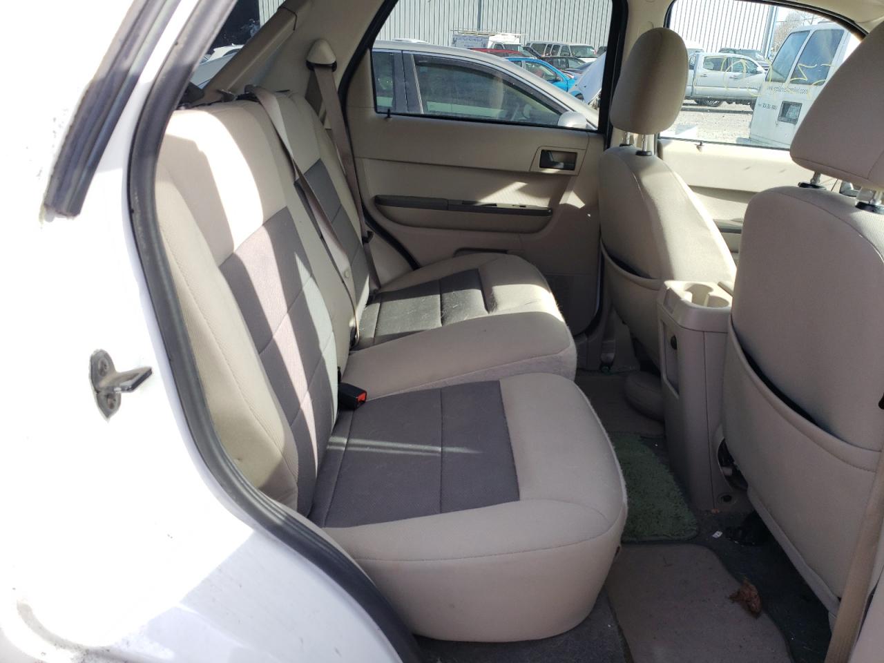 Photo 6 from auction – 2008 FORD ESCAPE XLT with VIN 1FMCU03158KA18852