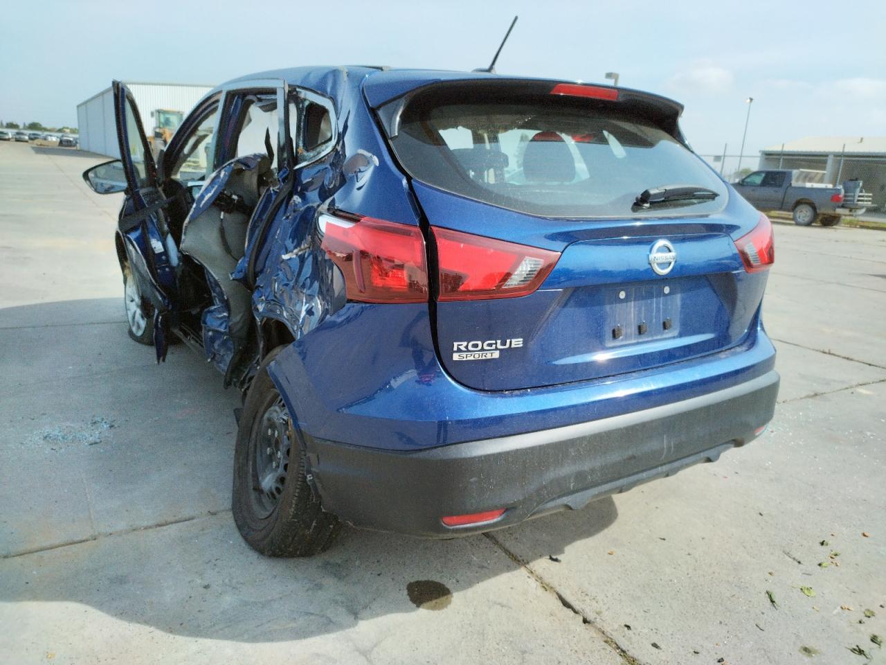 Photo 3 from auction – 2019 NISSAN ROGUE with VIN JN1BJ1CP1KW222425