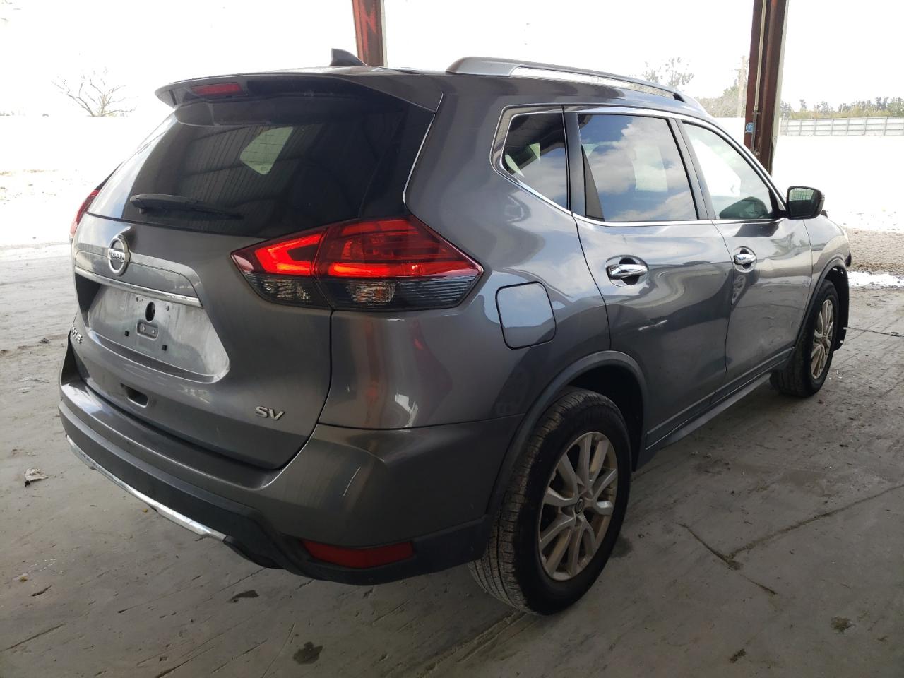 Photo 4 from auction – 2017 NISSAN ROGUE S with VIN KNMAT2MTXHP591954