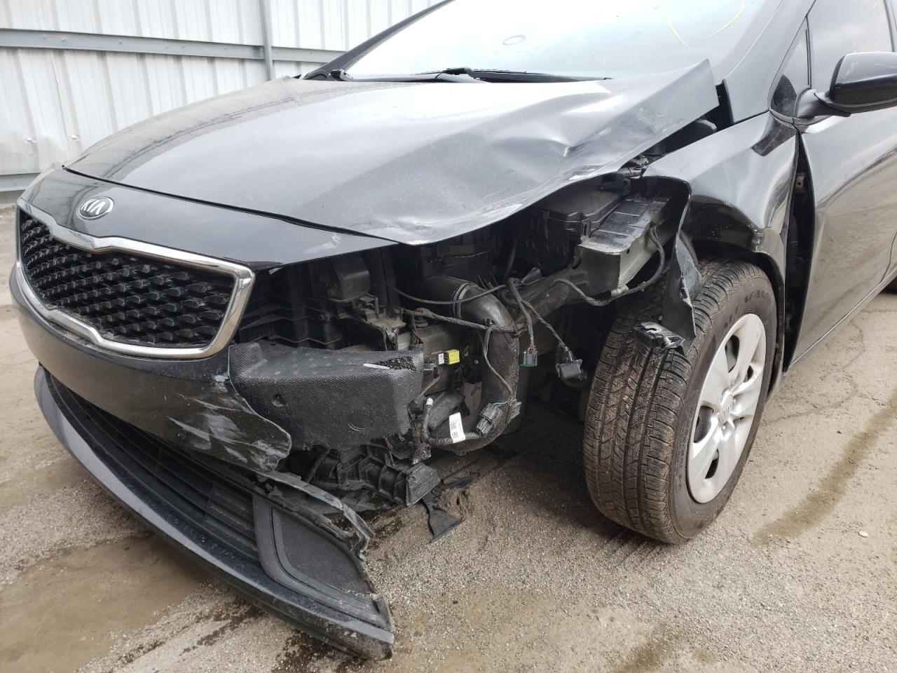 Photo 9 from auction – 2018 KIA FORTE LX with VIN 3KPFL4A72JE239272