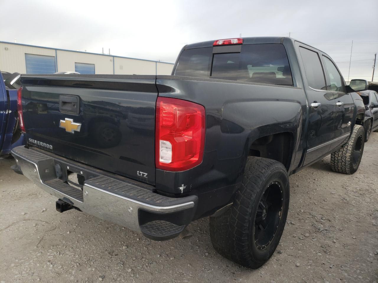 Фото 4 с аукциона – 2018 CHEVROLET SILVERADO с VIN 3GCUKSEC1JG352687