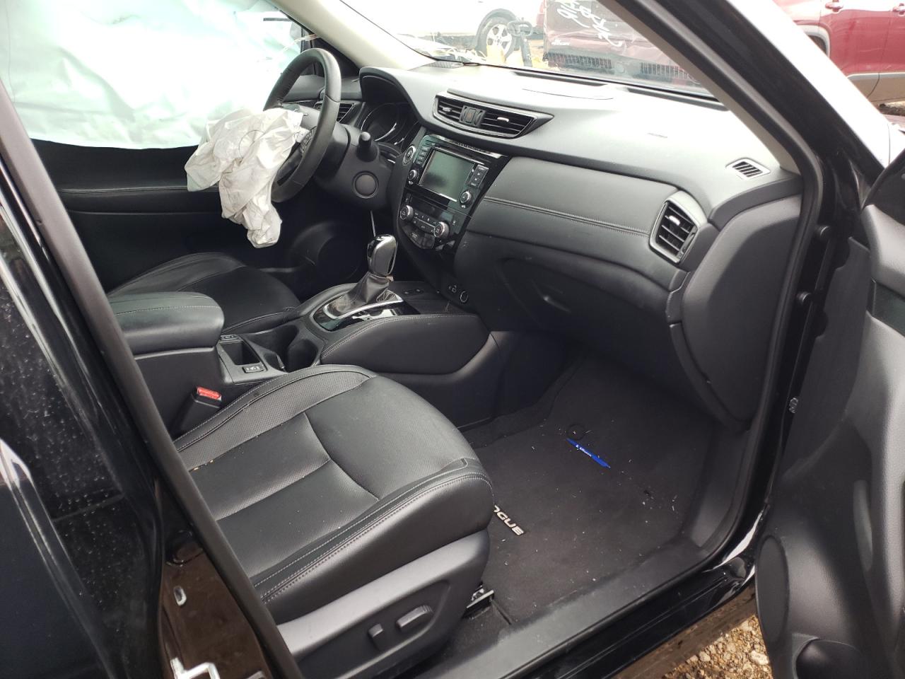 Photo 5 from auction – 2019 NISSAN ROGUE S with VIN 5N1AT2MT5KC812290