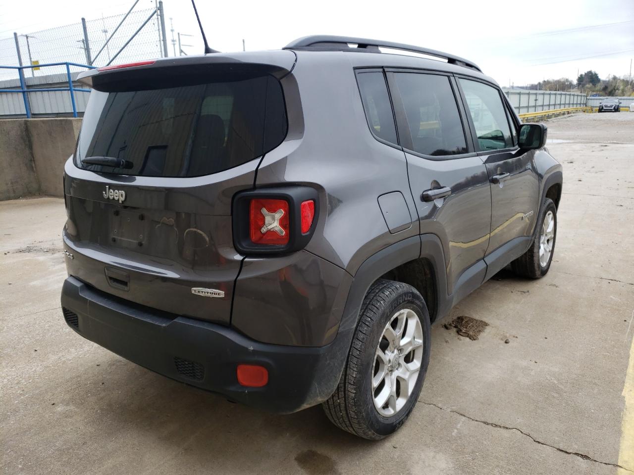 Photo 4 from auction – 2018 JEEP RENEGADE L with VIN ZACCJBBB6JPH44623