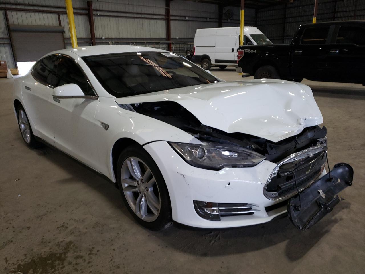 TESLA MODEL S 2014 with VIN 5YJSA1H13EFP52261 - Photo from auction
