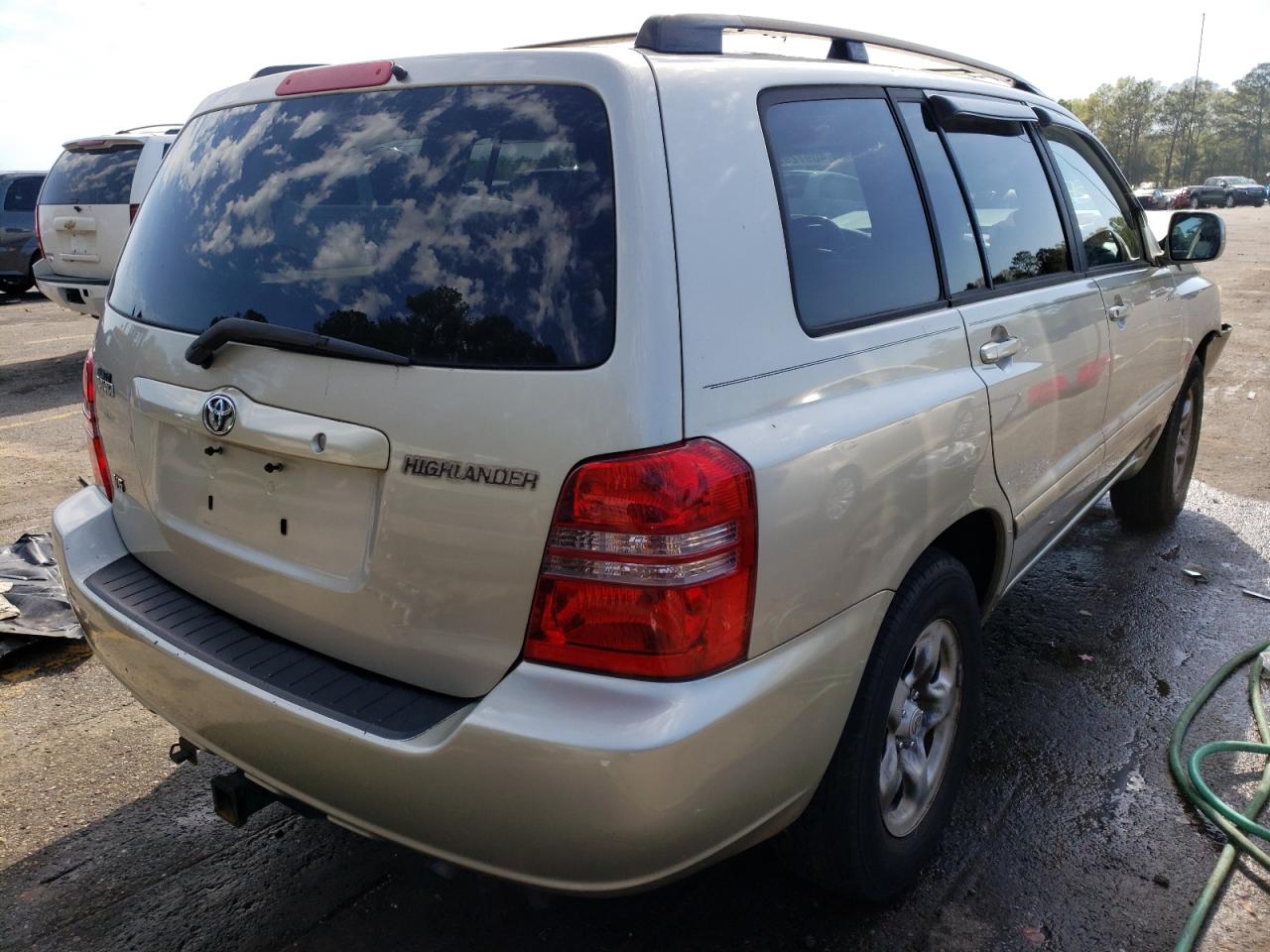 Photo 4 from auction – 2002 TOYOTA HIGHLANDER with VIN JTEGF21A020065297