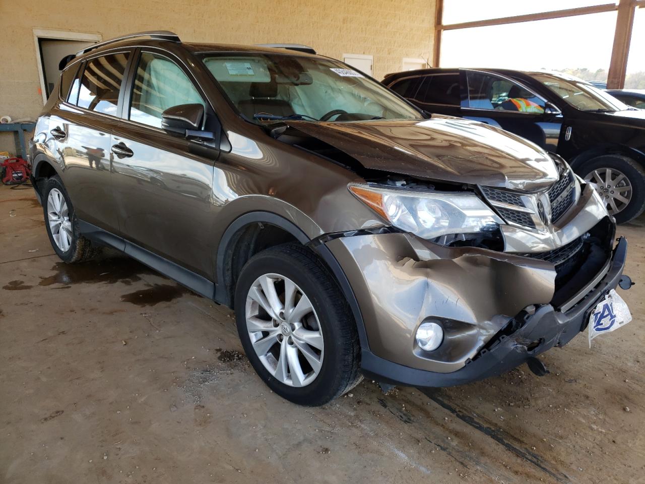 Photo 1 from auction – 2015 TOYOTA RAV4 LIMIT with VIN 2T3YFREV8FW190046