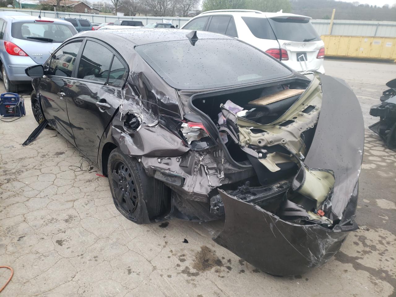 Photo 3 from auction – 2017 KIA FORTE LX with VIN 3KPFL4A78HE093437