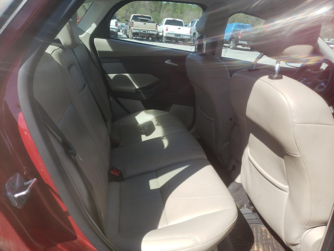 Photo 6 from auction – 2012 FORD FOCUS SEL with VIN 1FAHP3H25CL224668