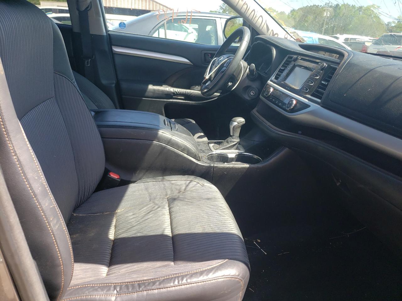 صورة رقم 5 من المزاد - 2014 TOYOTA HIGHLANDER مع VIN 5TDZKRFH5ES025130