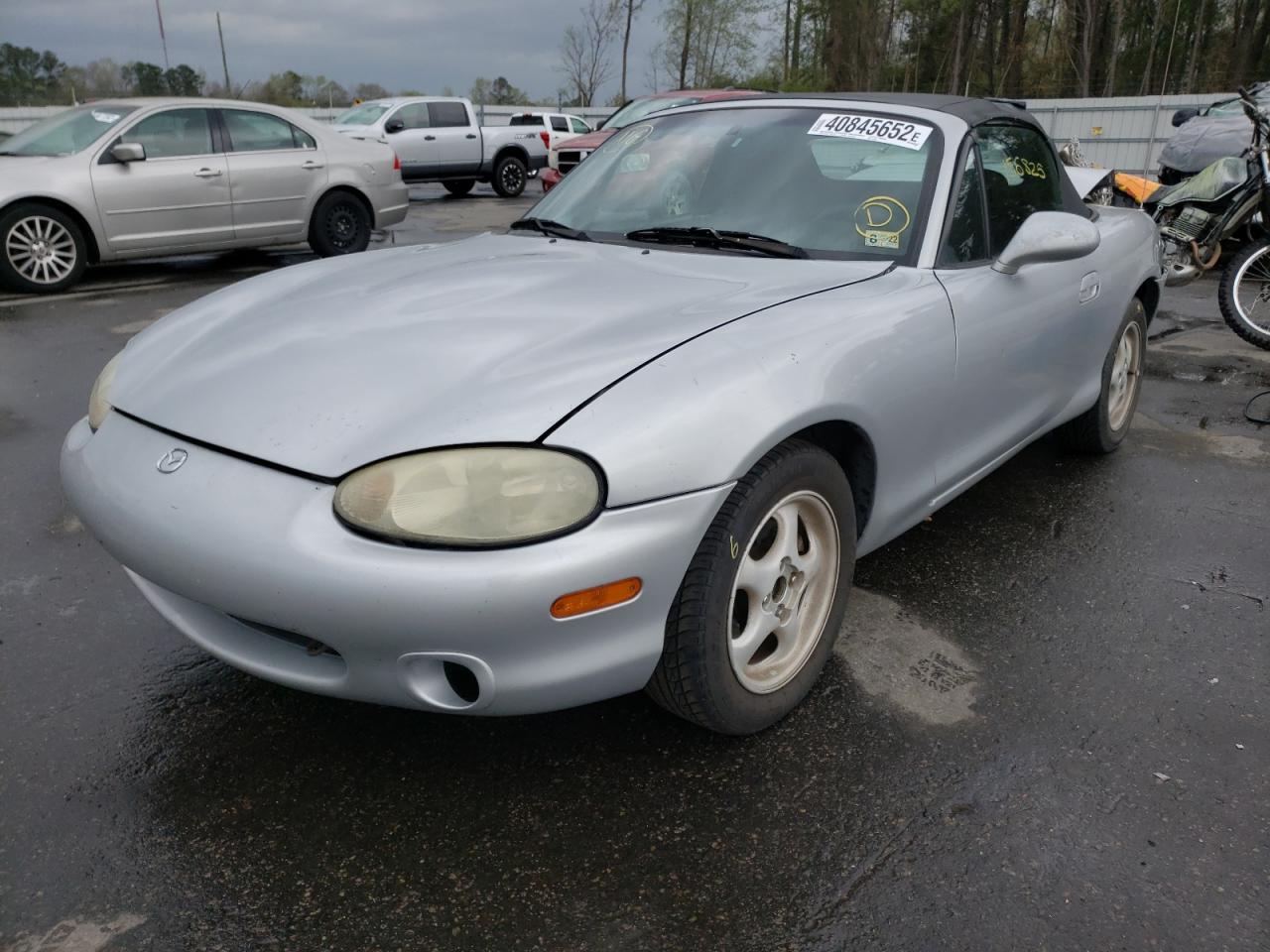 Photo 2 from auction – 1999 MAZDA MX-5 MIATA with VIN JM1NB3530X0111825