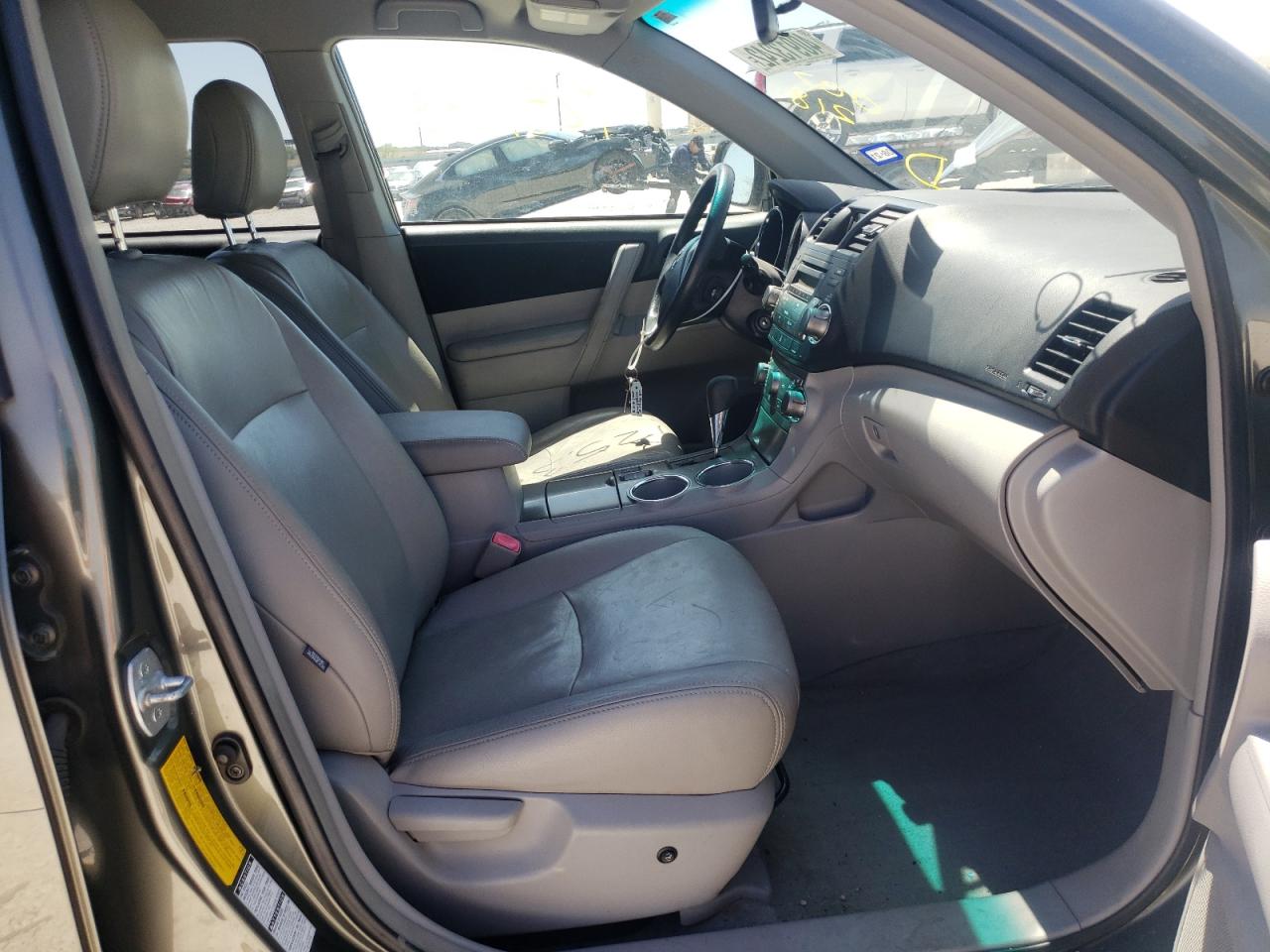 Photo 5 from auction – 2008 TOYOTA HIGHLANDER with VIN JTEES41A282007218