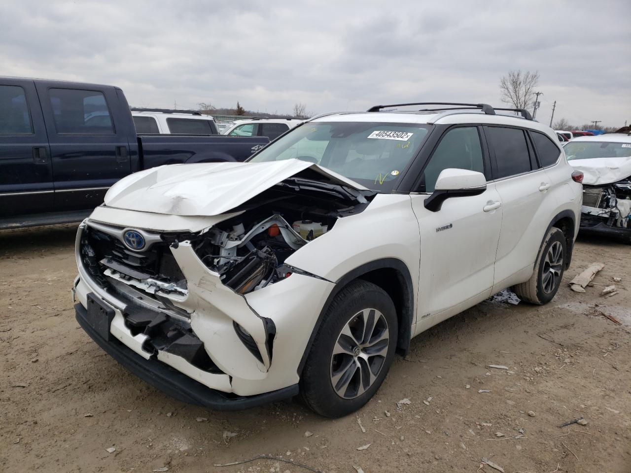 Photo 2 from auction – 2021 TOYOTA HIGHLANDER with VIN 5TDHBRCH2MS044099