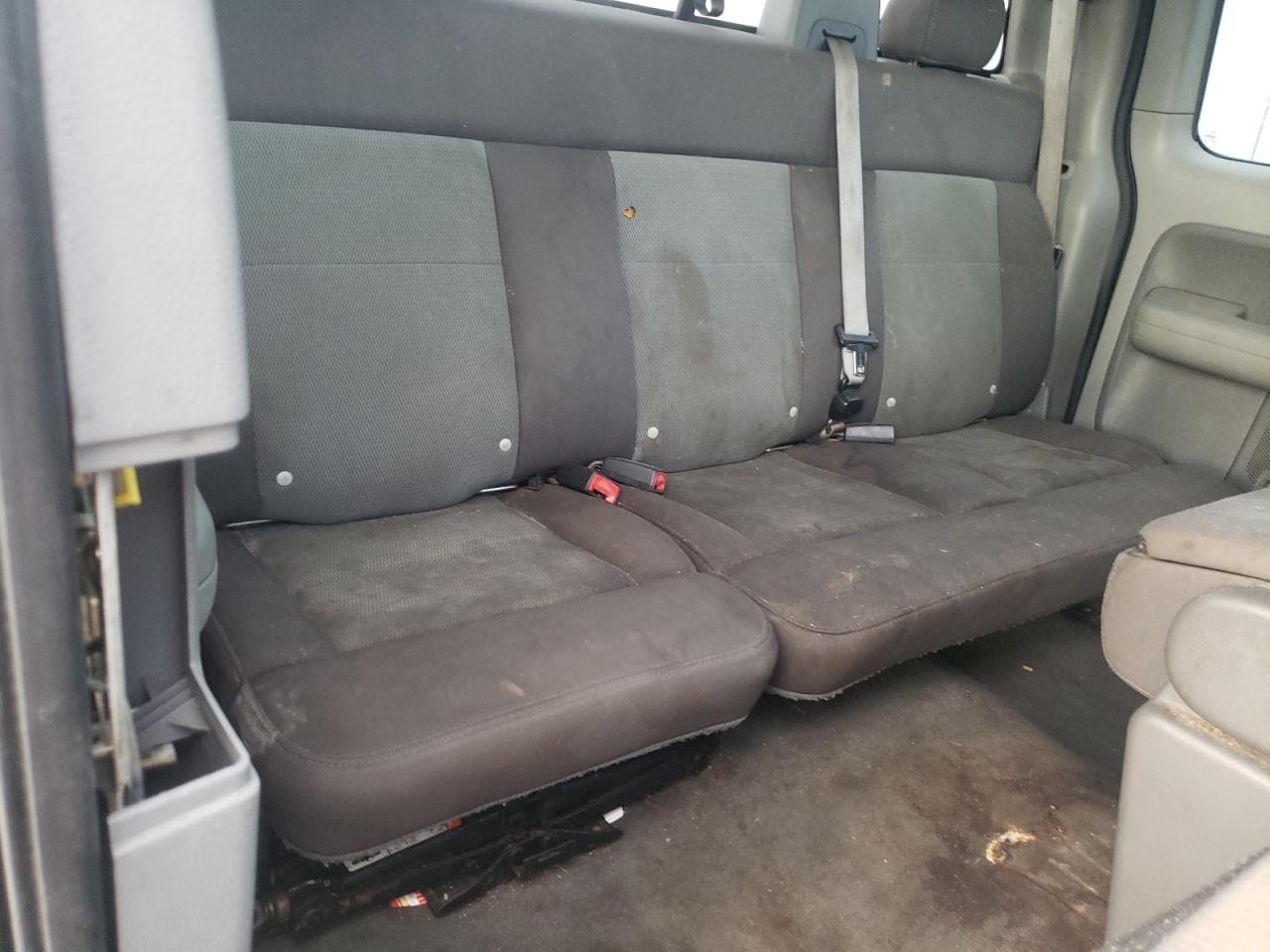 Photo 6 from auction – 2004 FORD F150 with VIN 1FTPX12584FA06253