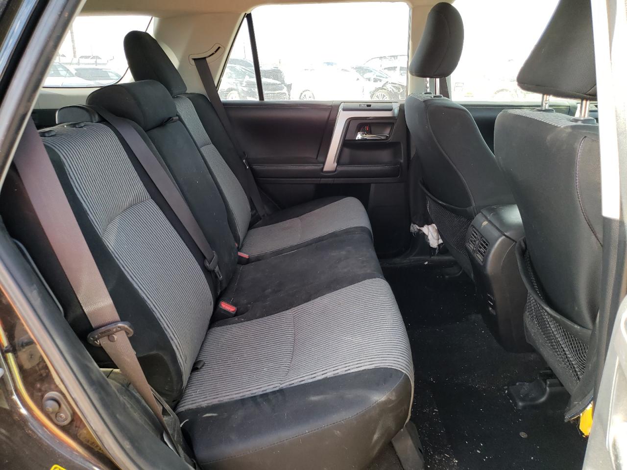 Photo 6 from auction – 2016 TOYOTA 4RUNNER SR with VIN JTEBU5JR7G5370359