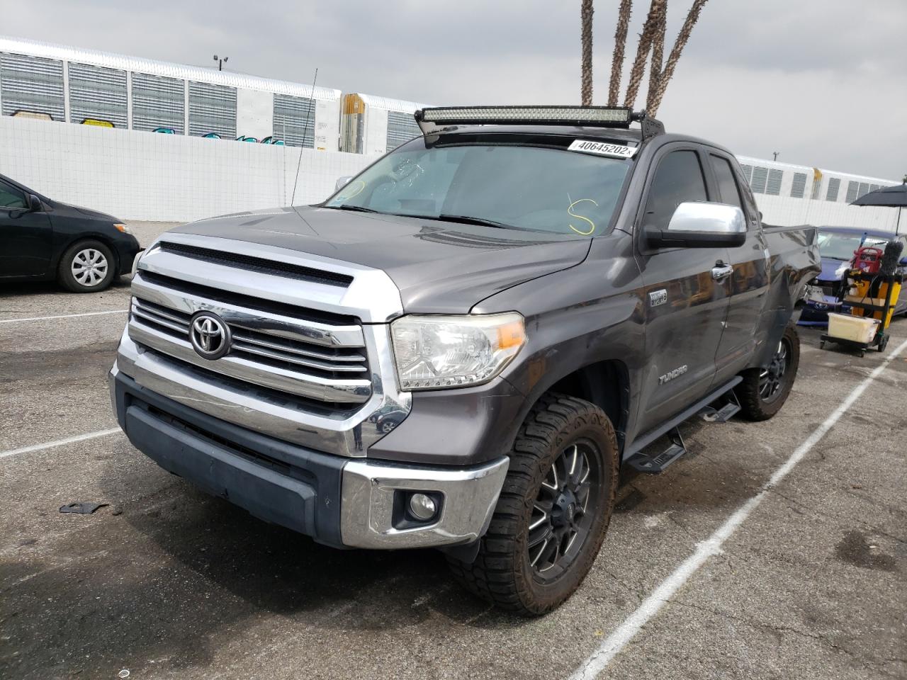 Photo 2 from auction – 2015 TOYOTA TUNDRA DOU with VIN 5TFRY5F15FX186079