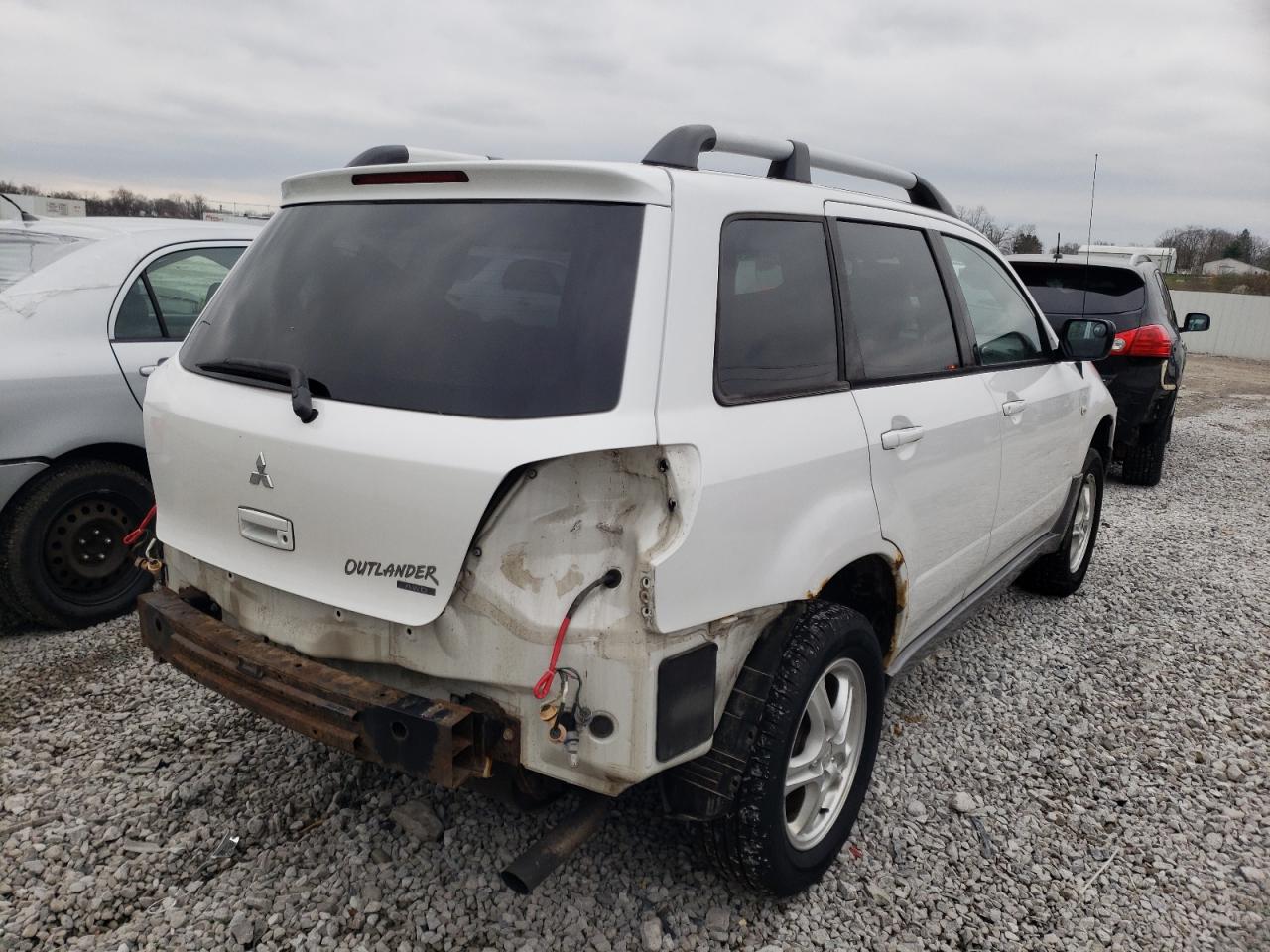 Photo 4 from auction – 2004 MITSUBISHI OUTLANDER with VIN JA4LZ31F24U052102