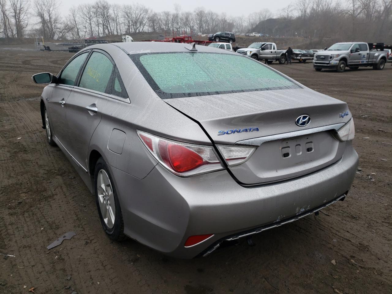 Photo 3 from auction – 2012 HYUNDAI SONATA HYB with VIN KMHEC4A40CA020474