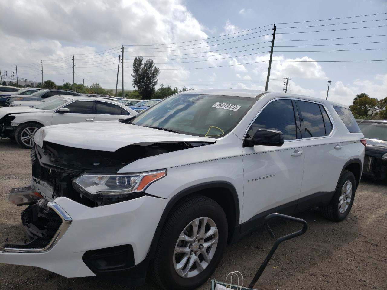 Photo 2 from auction – 2019 CHEVROLET TRAVERSE L with VIN 1GNERFKW8KJ180946