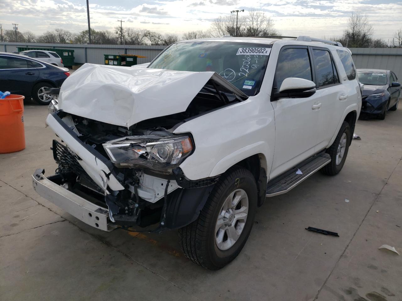 Photo 2 from auction – 2018 TOYOTA 4RUNNER SR with VIN JTEBU5JR0J5503454