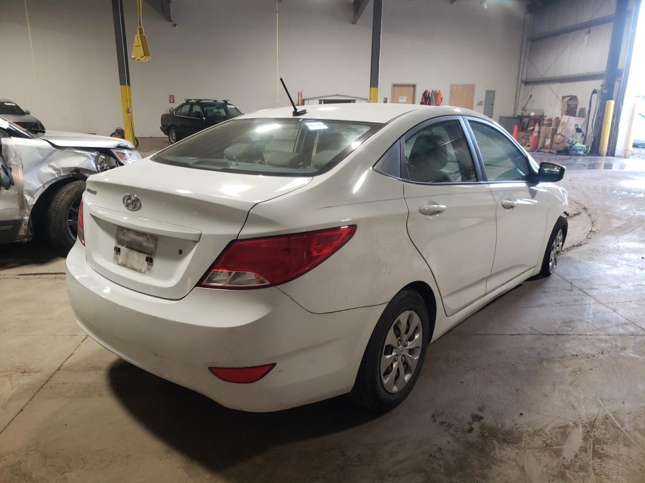 Photo 4 from auction – 2016 HYUNDAI ACCENT SE with VIN KMHCT4AE6GU139506