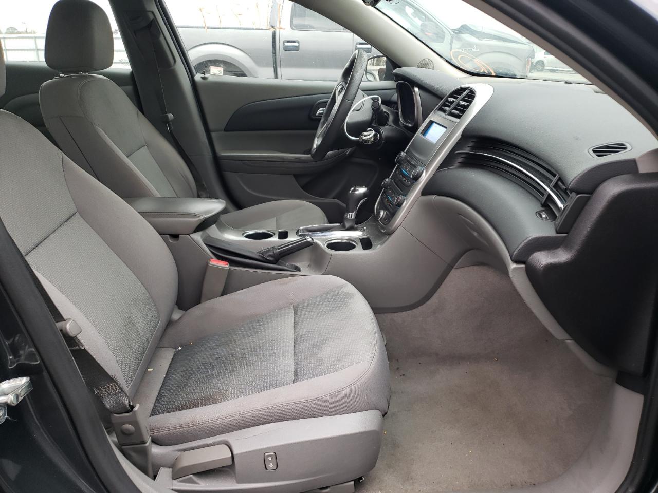 Photo 5 from auction – 2015 CHEVROLET MALIBU LS with VIN 1G11B5SL9FF231223