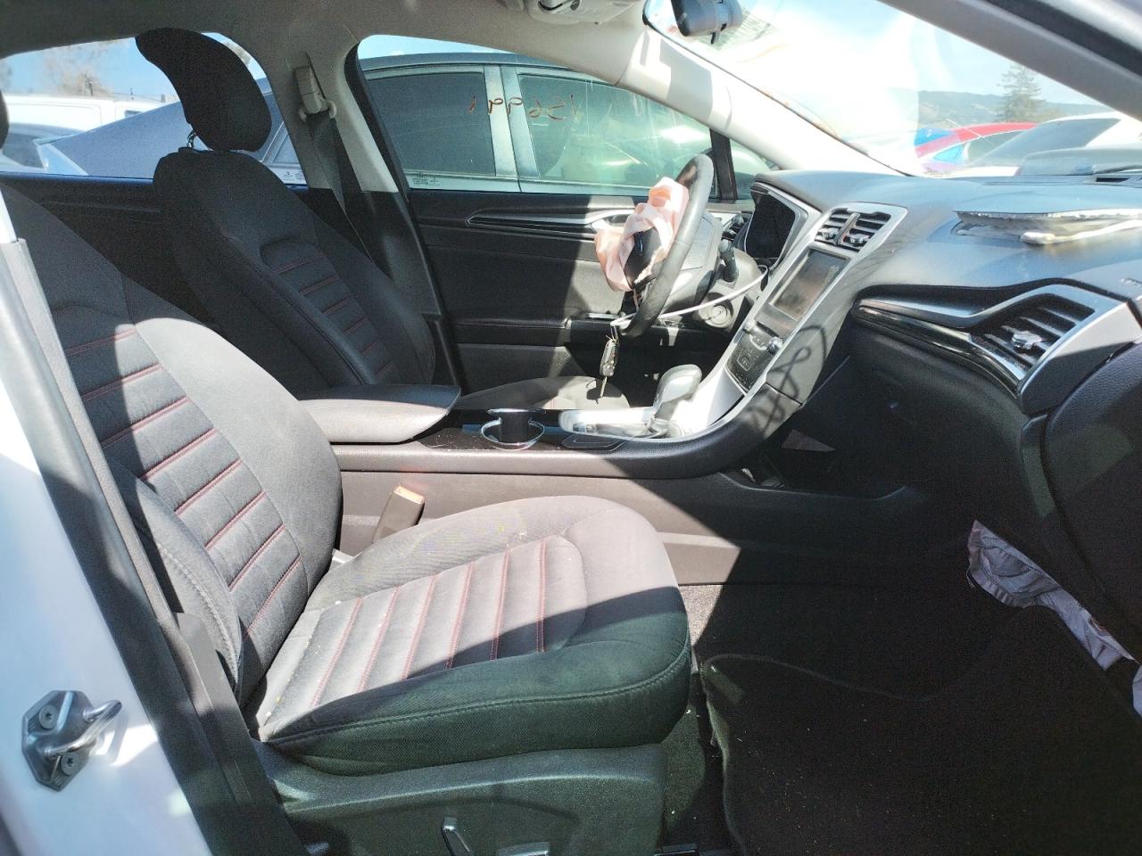 Photo 5 from auction – 2015 FORD FUSION SE with VIN 3FA6P0H71FR115339