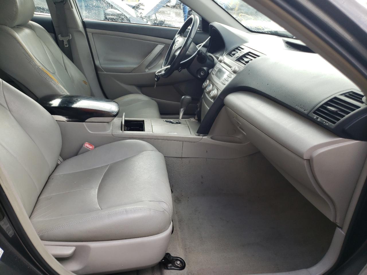 Photo 5 from auction – 2011 TOYOTA CAMRY BASE with VIN 4T1BF3EK7BU647716