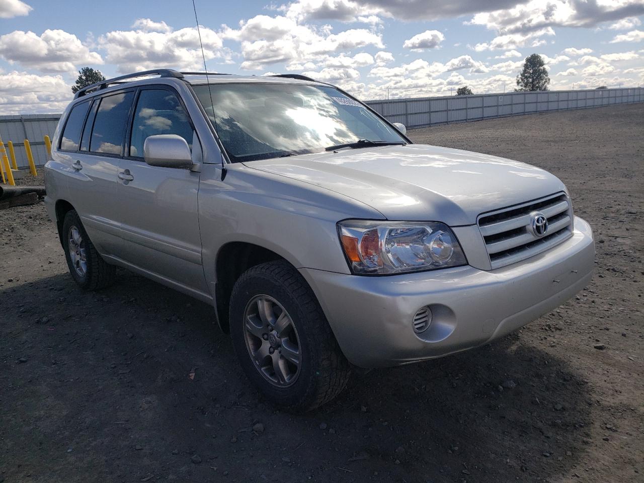 TOYOTA HIGHLANDER 2005 with VIN JTEDD21A750120440 - Photo from auction